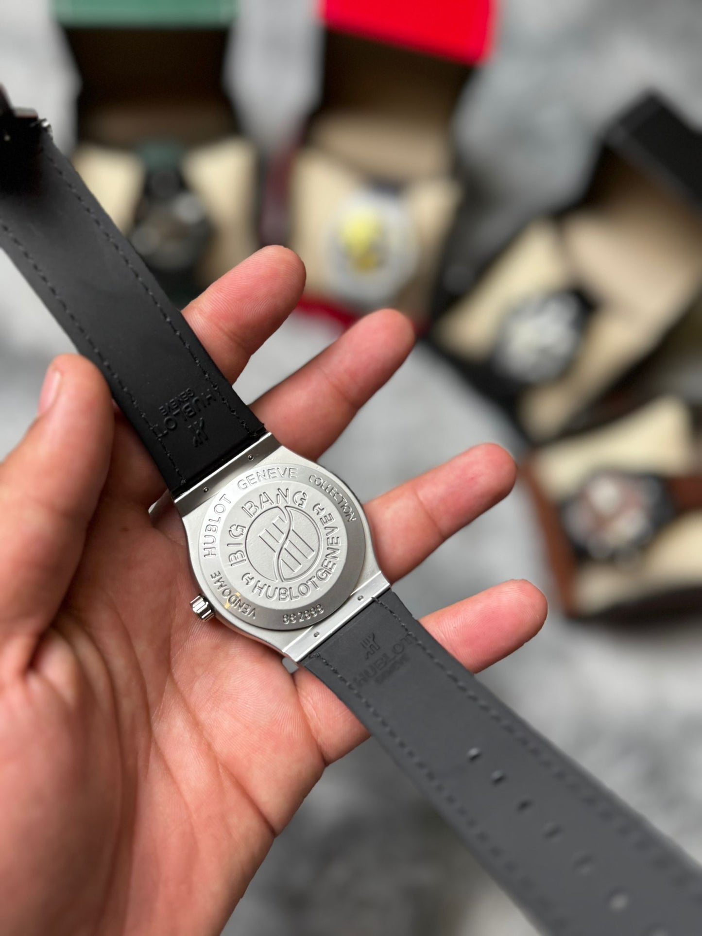 RELOJ HUBLOT gris y negro