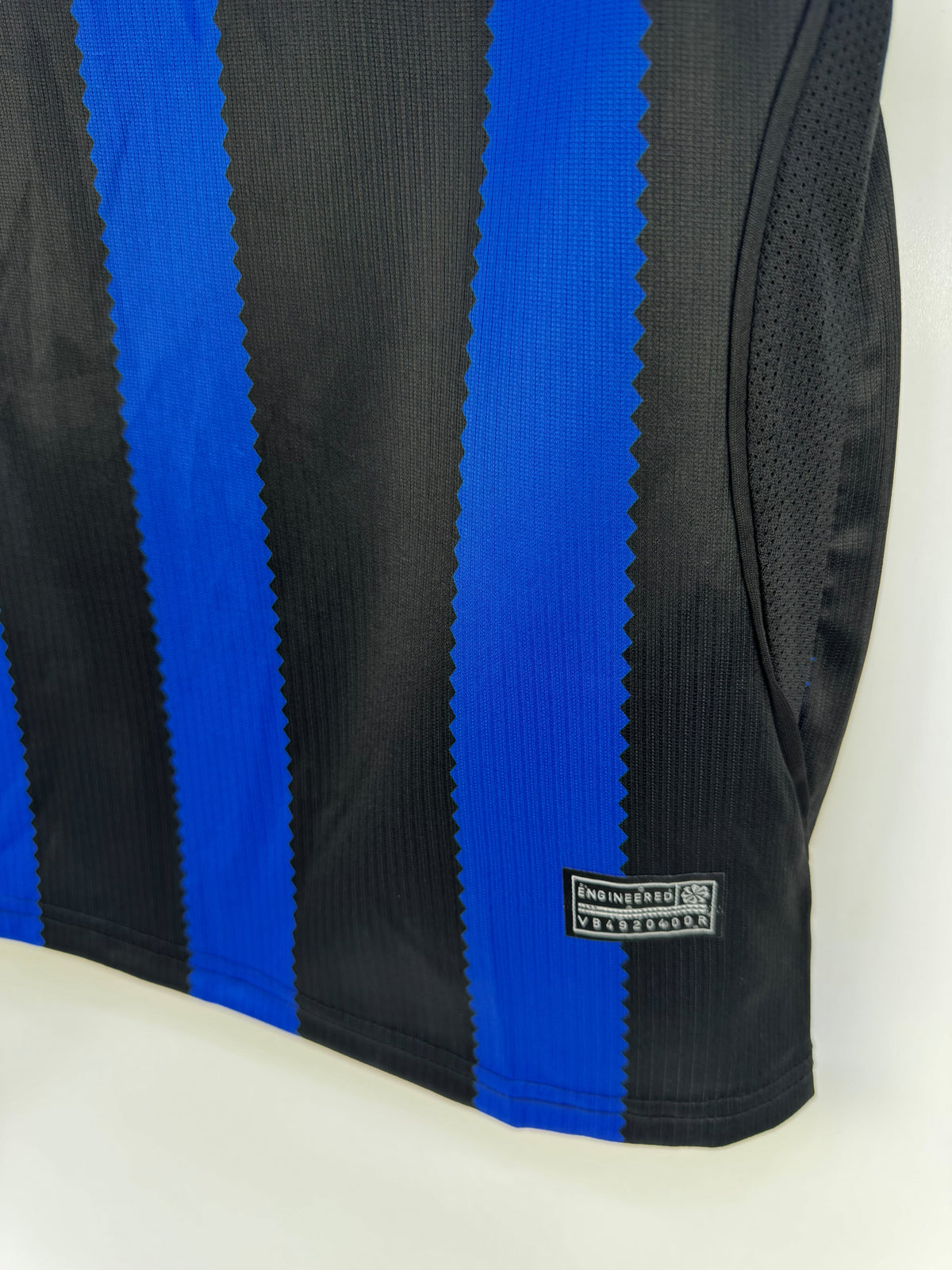 Equipacion Inter azul y negra