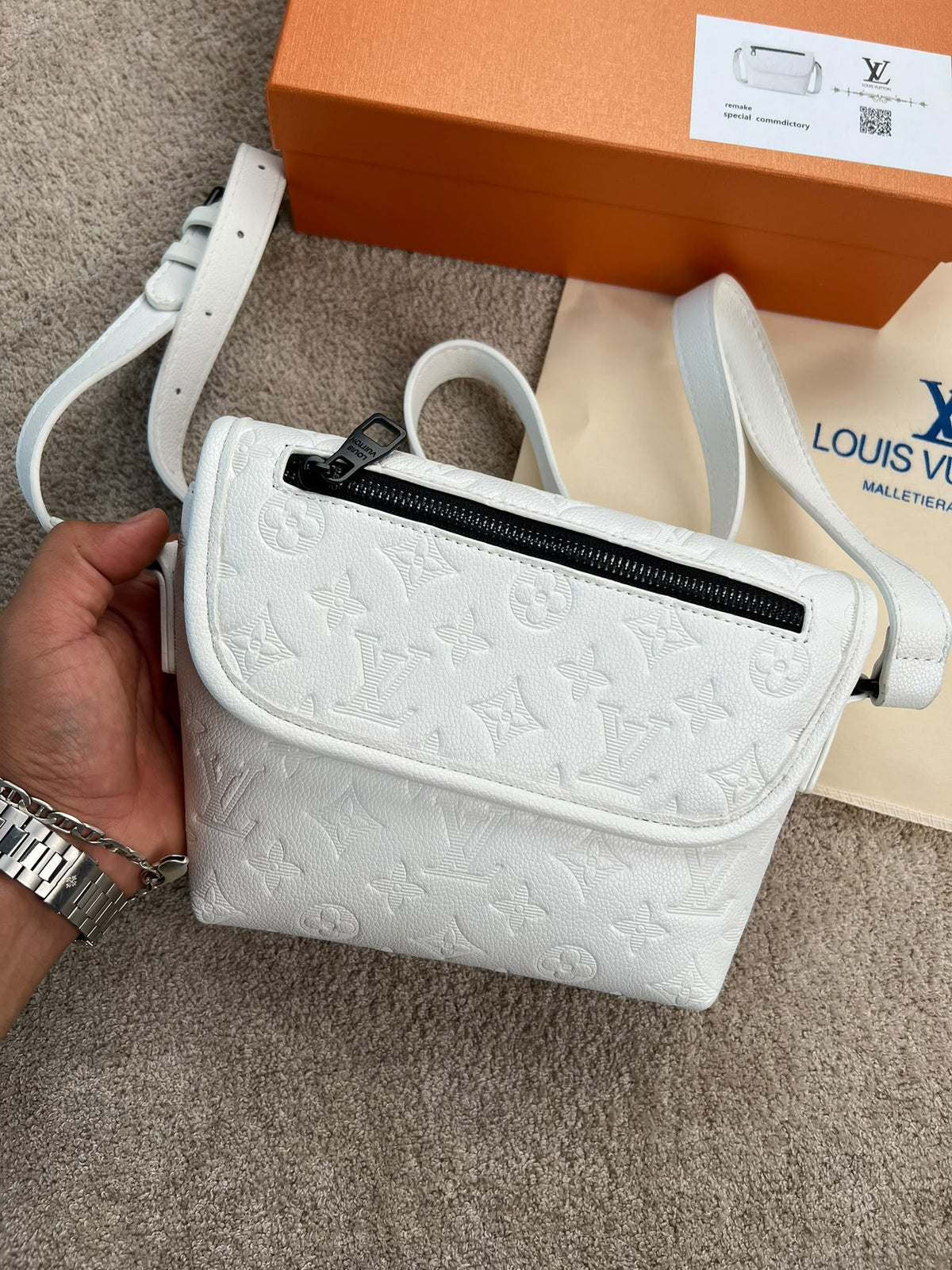 Bandolera LV blancas cremallera negra