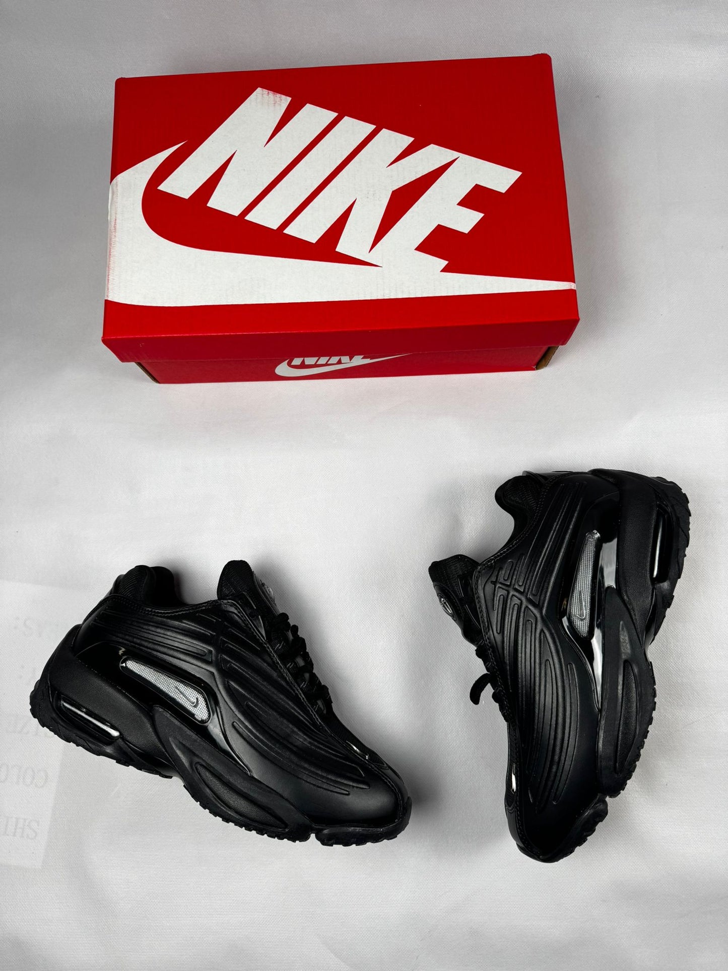 Nike nocta negra detalles suela