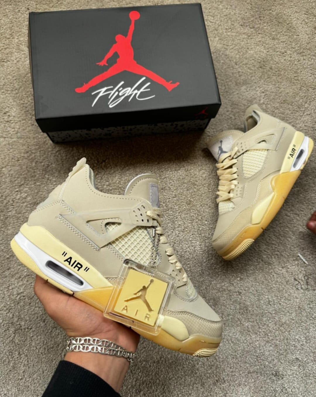 Jordan 4 crema x OFF WHITE