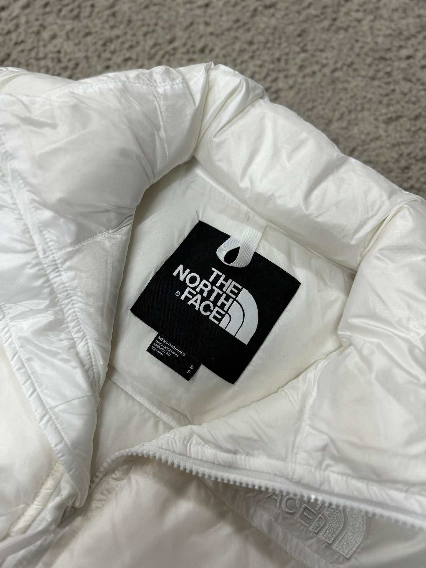 CHAQUETA NORTH FACE blanca logo blanco