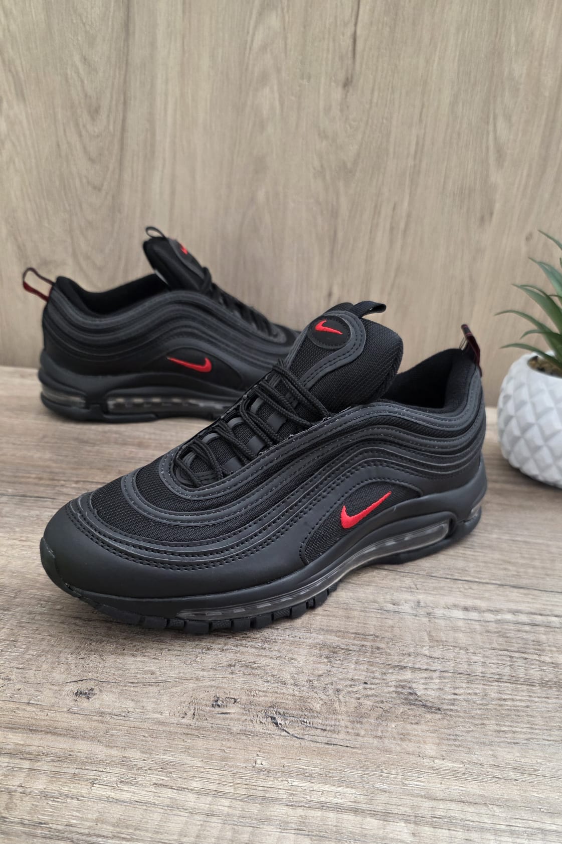 Air max 97 negra logo rojo