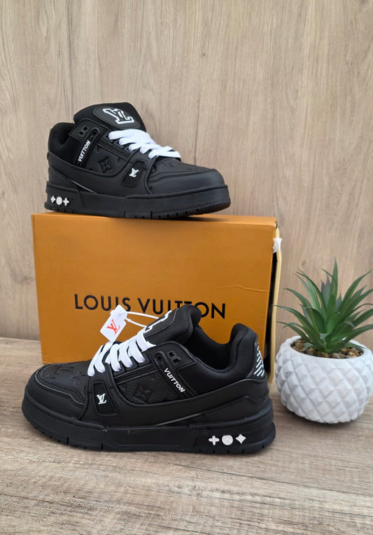 Lv trainer negra