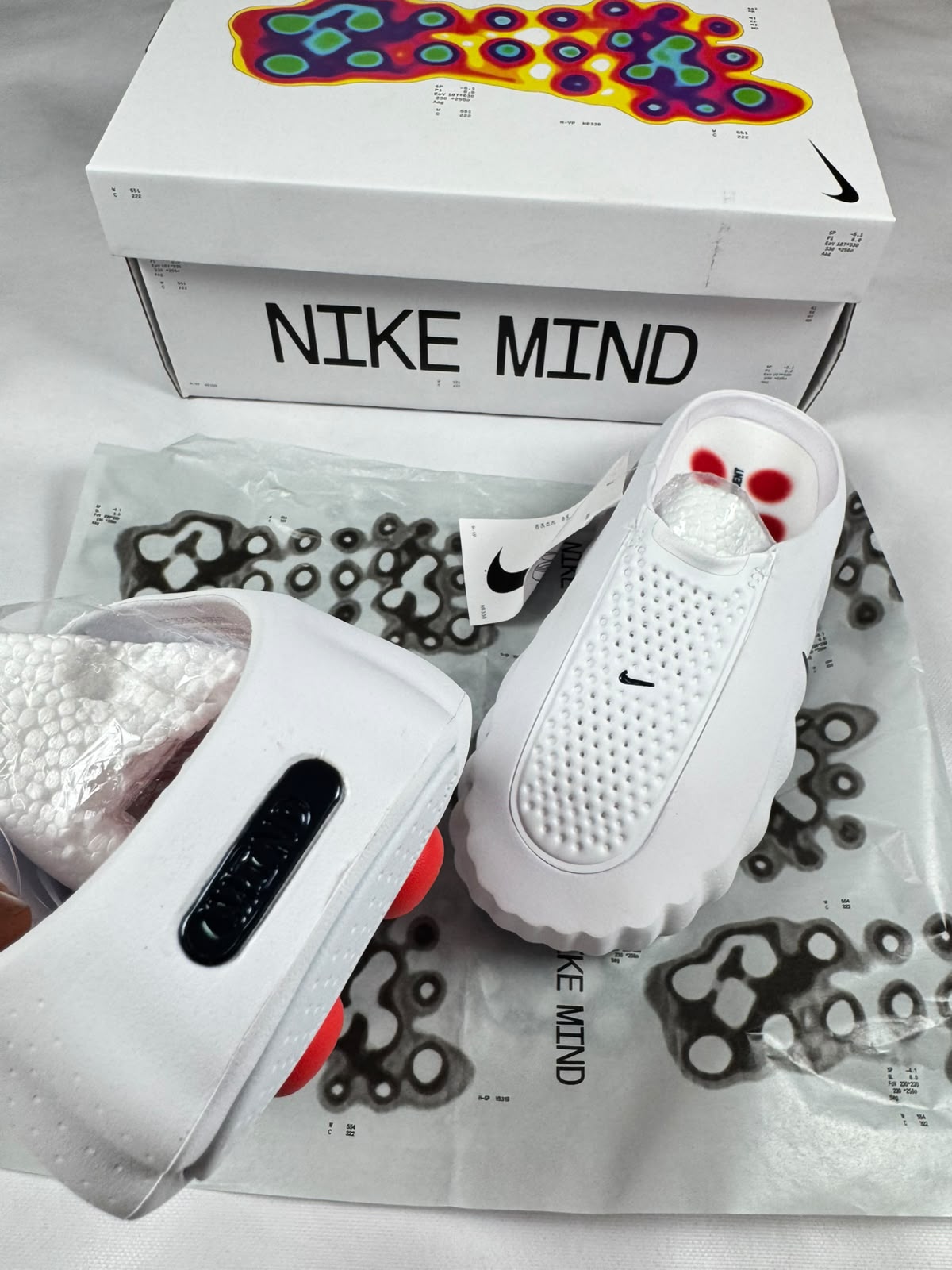 Nike Mind 001 blanco logo negro