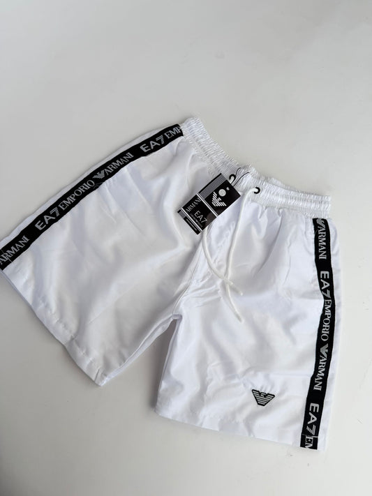 Pantalon Corto Armani blanco logo negro
