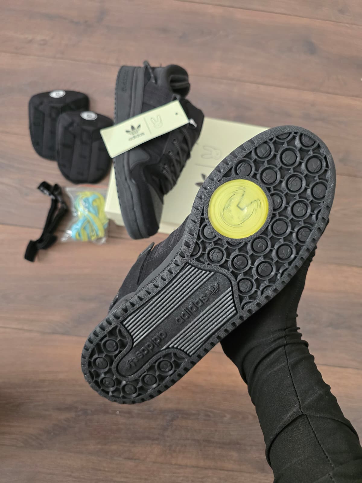 Adidas bad bunny negro