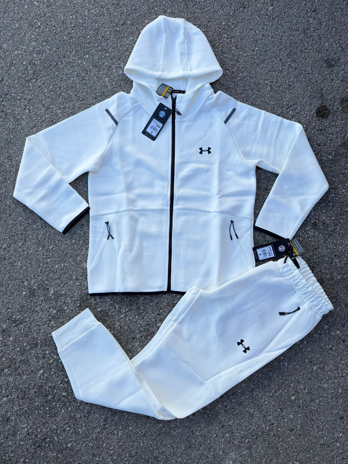 Chandal Under Armour blanco logo negro