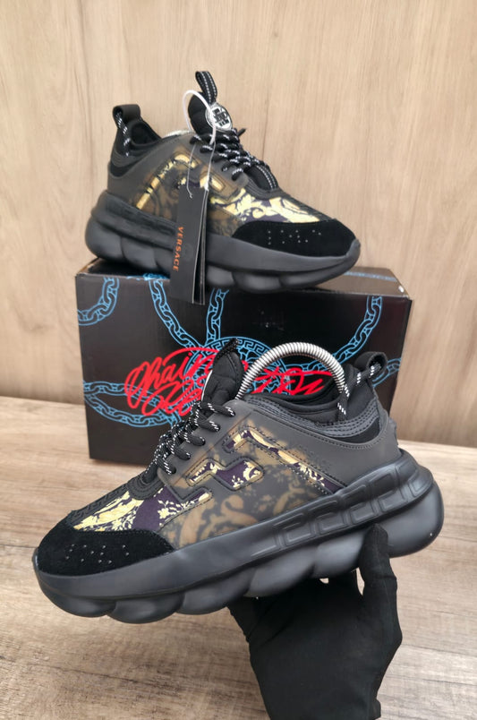 Versace negra con oro
