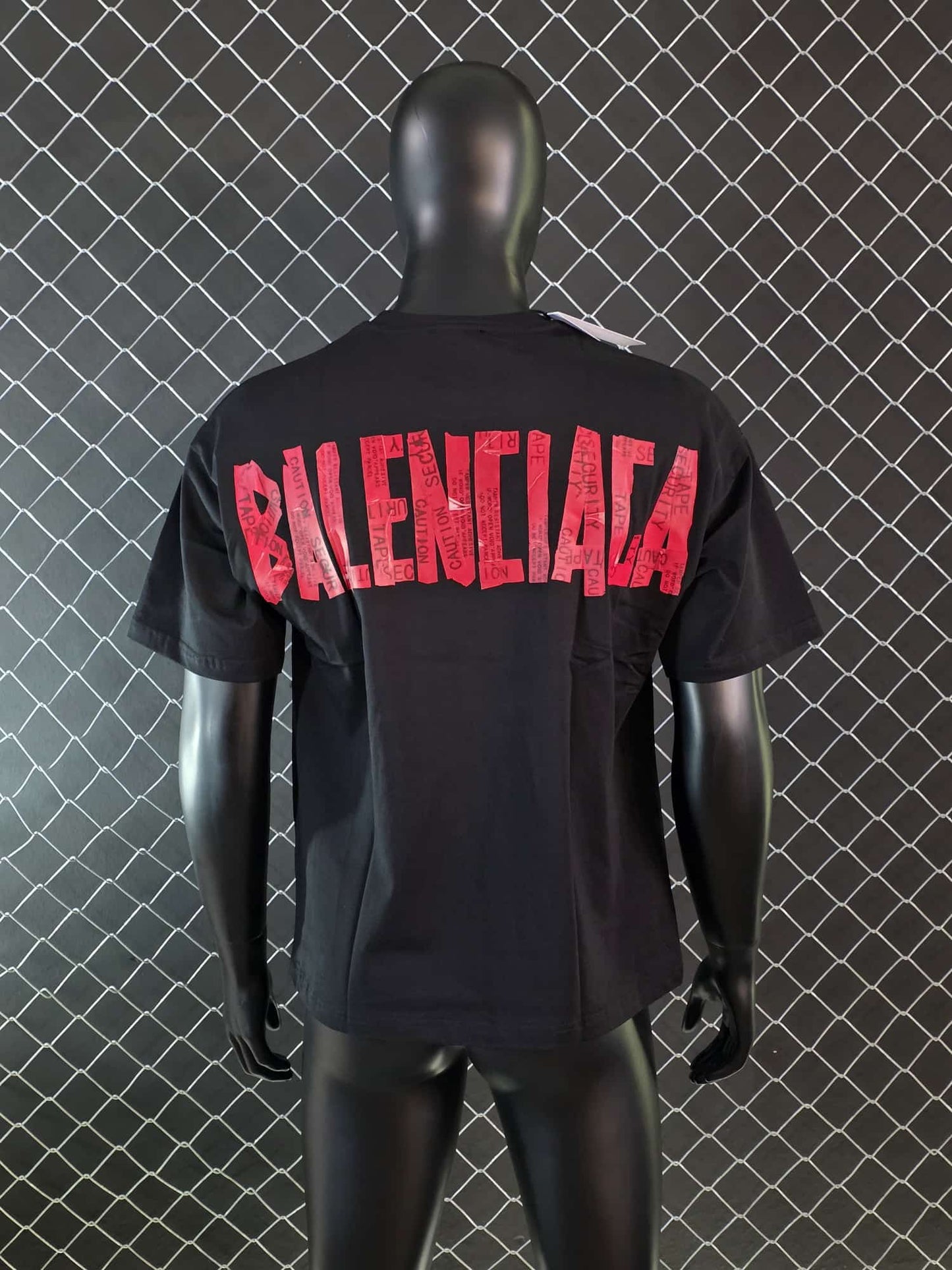 Camiseta balenciaga negra logo rojo grande