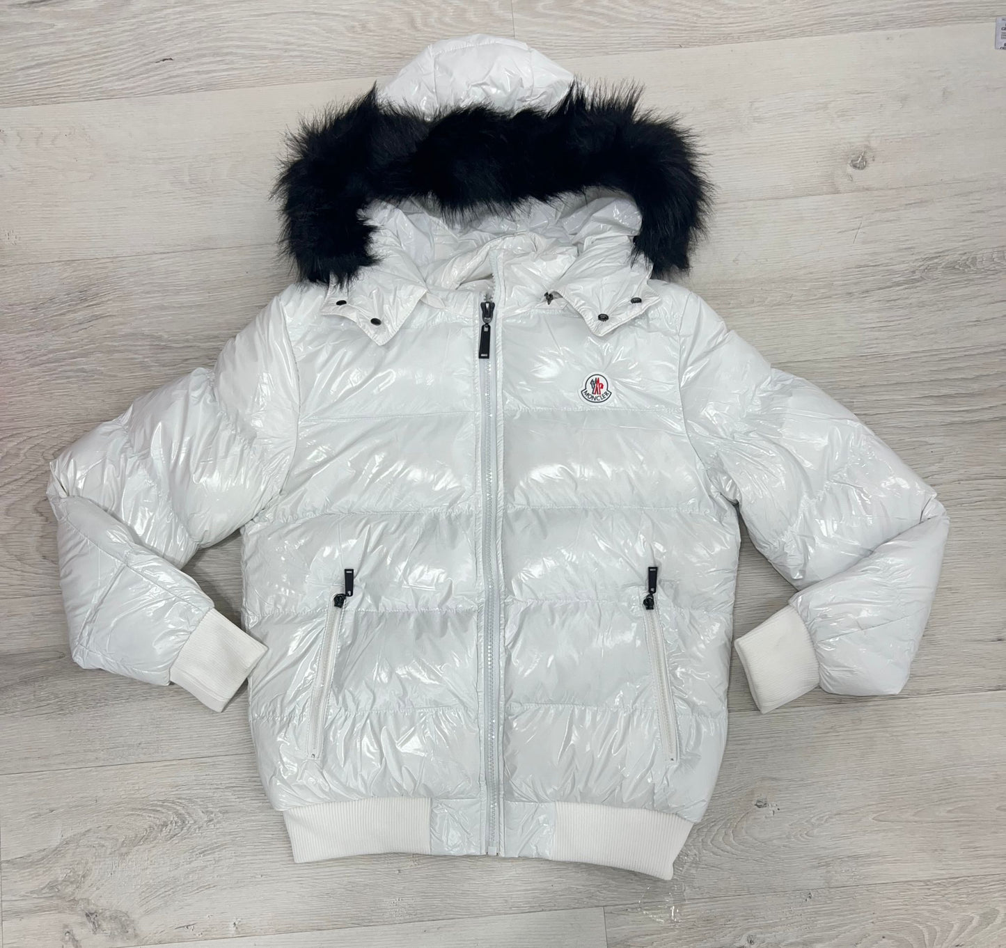 Chaqueta Moncler blanco logo blanco con gorro