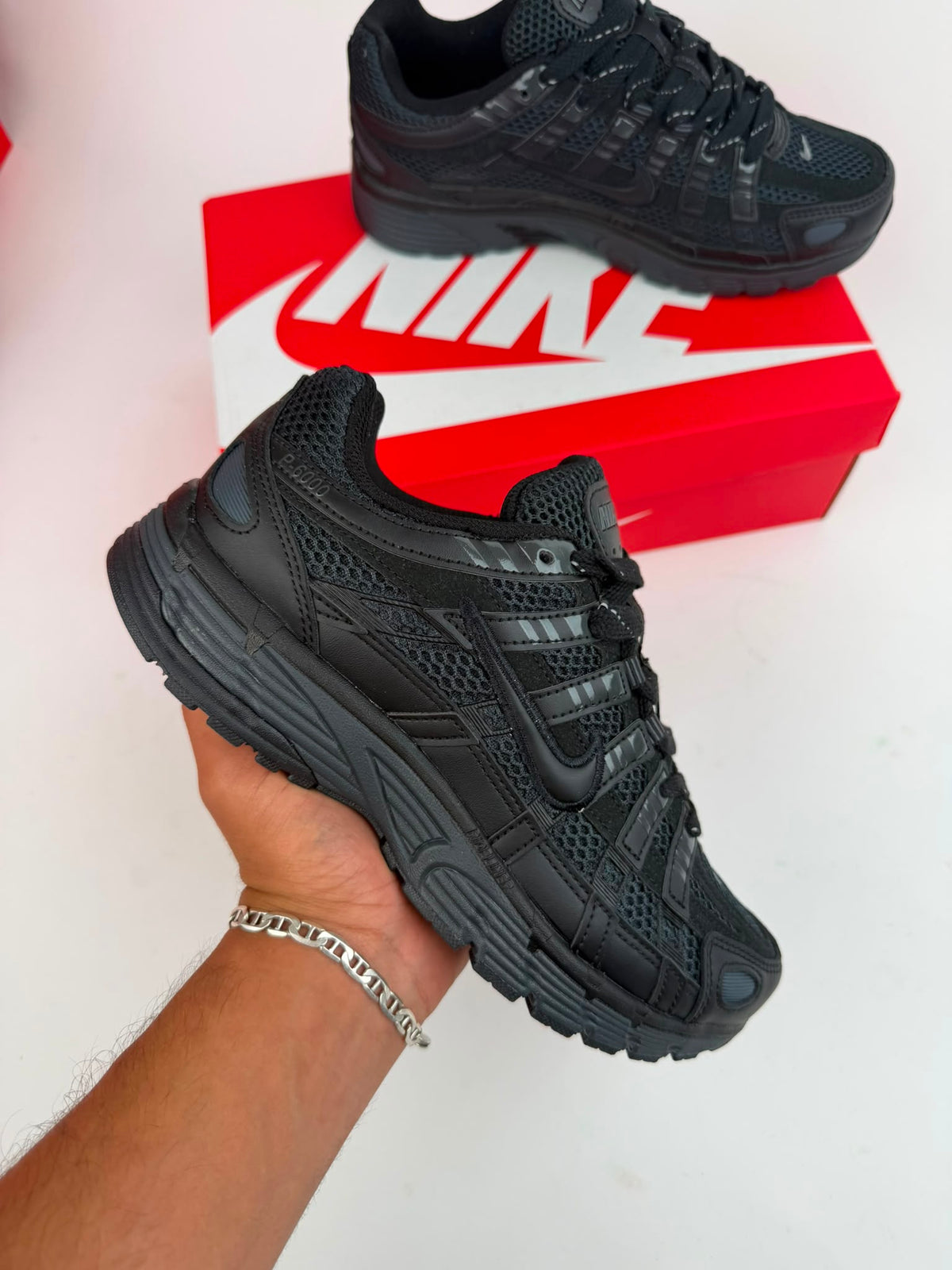 Nike P-6000 negras