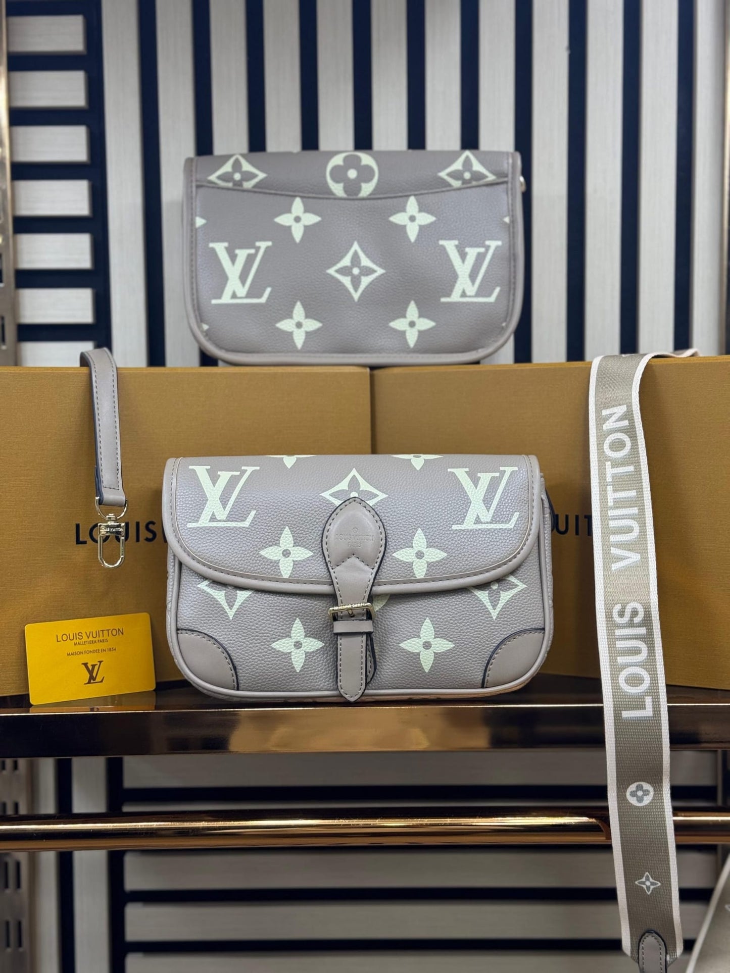 Bolso LV beige y blanco