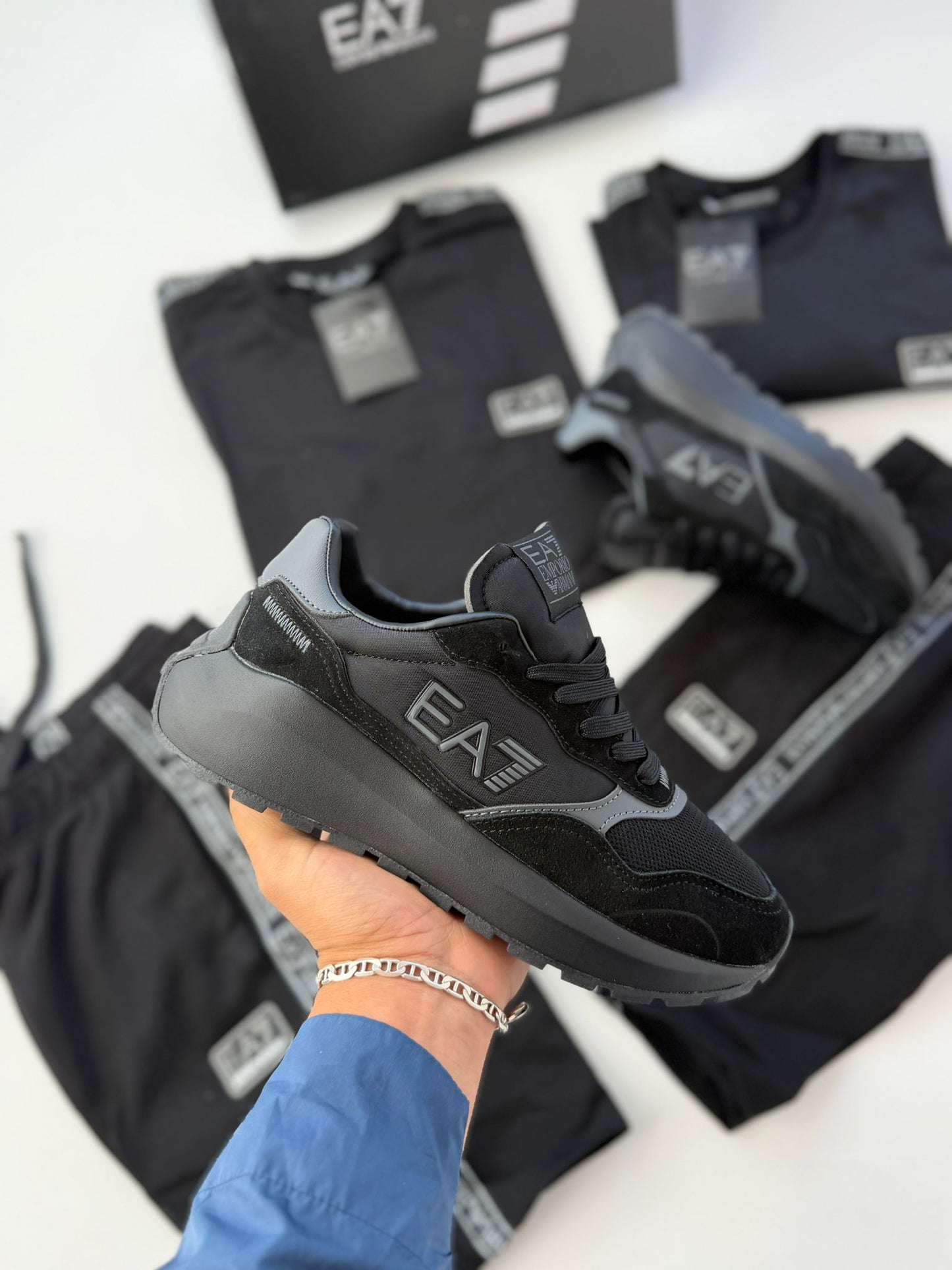 Armani negras logo blanco