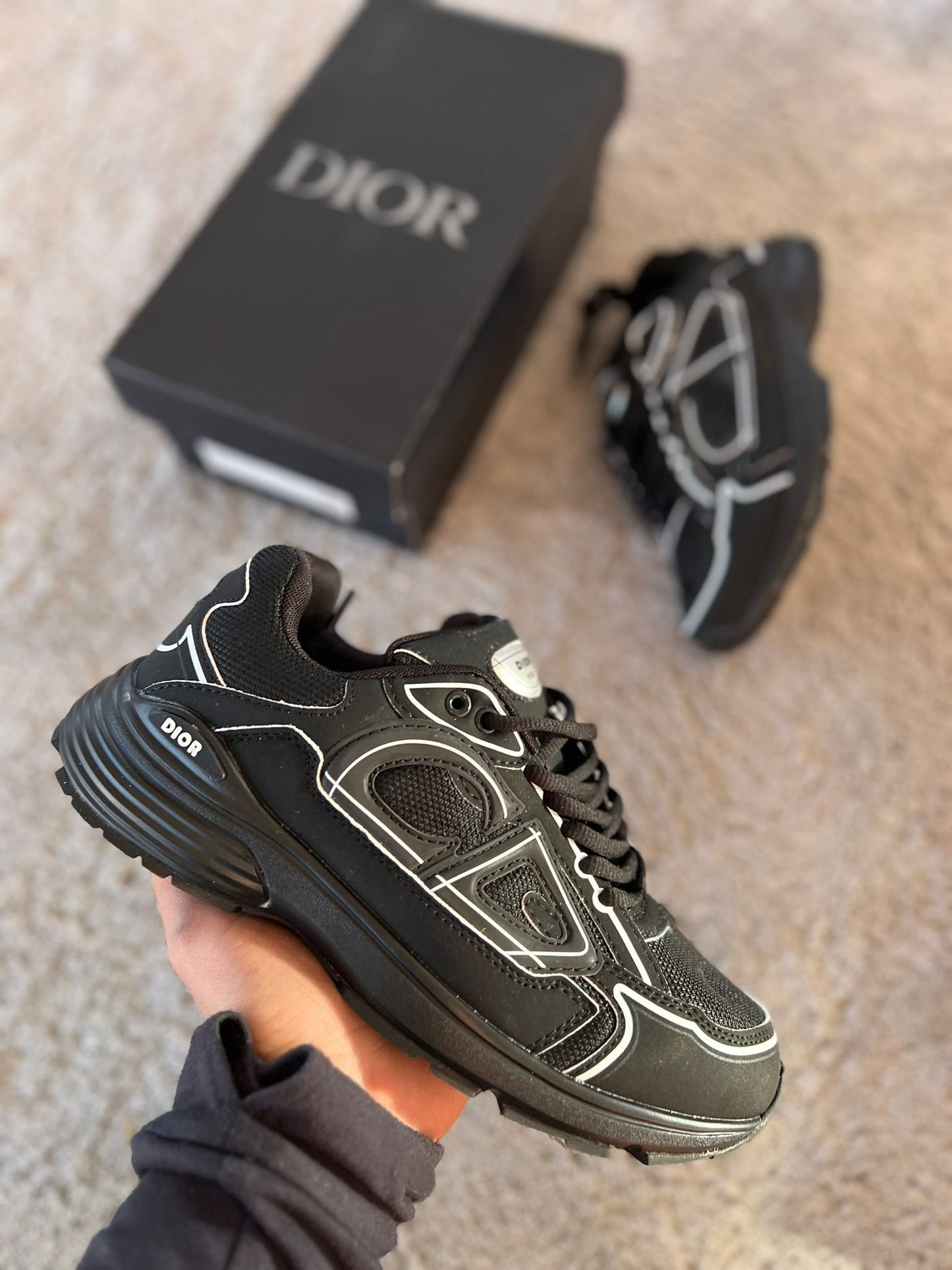 Dior B30 negras detalles blancos