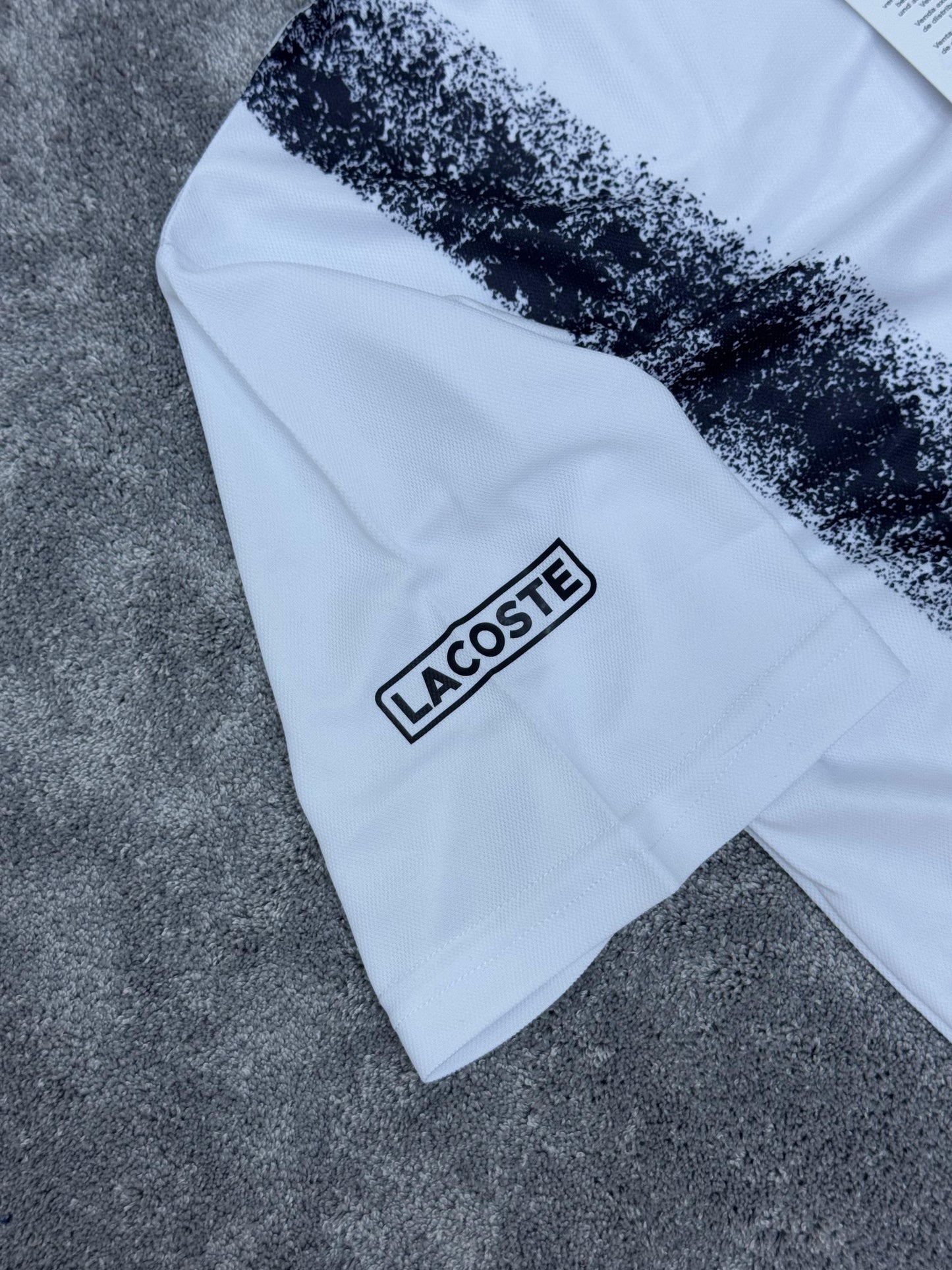 Conjunto corto lacoste blanco logo verde detalles negros