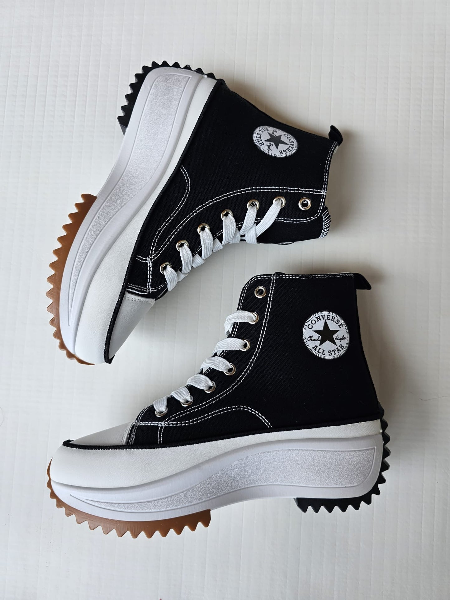 Converse run star negra tela