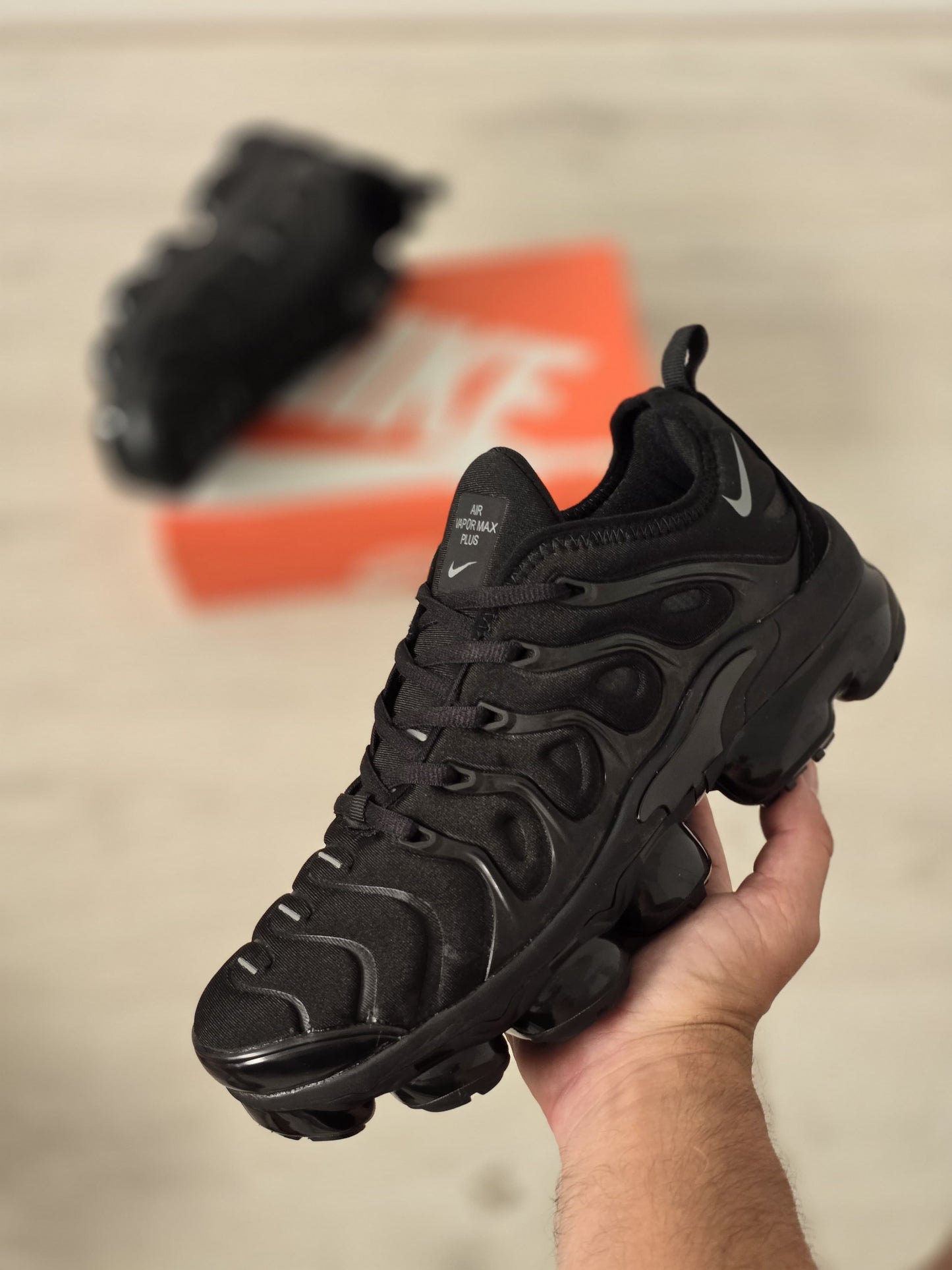 Vapormax plus negra