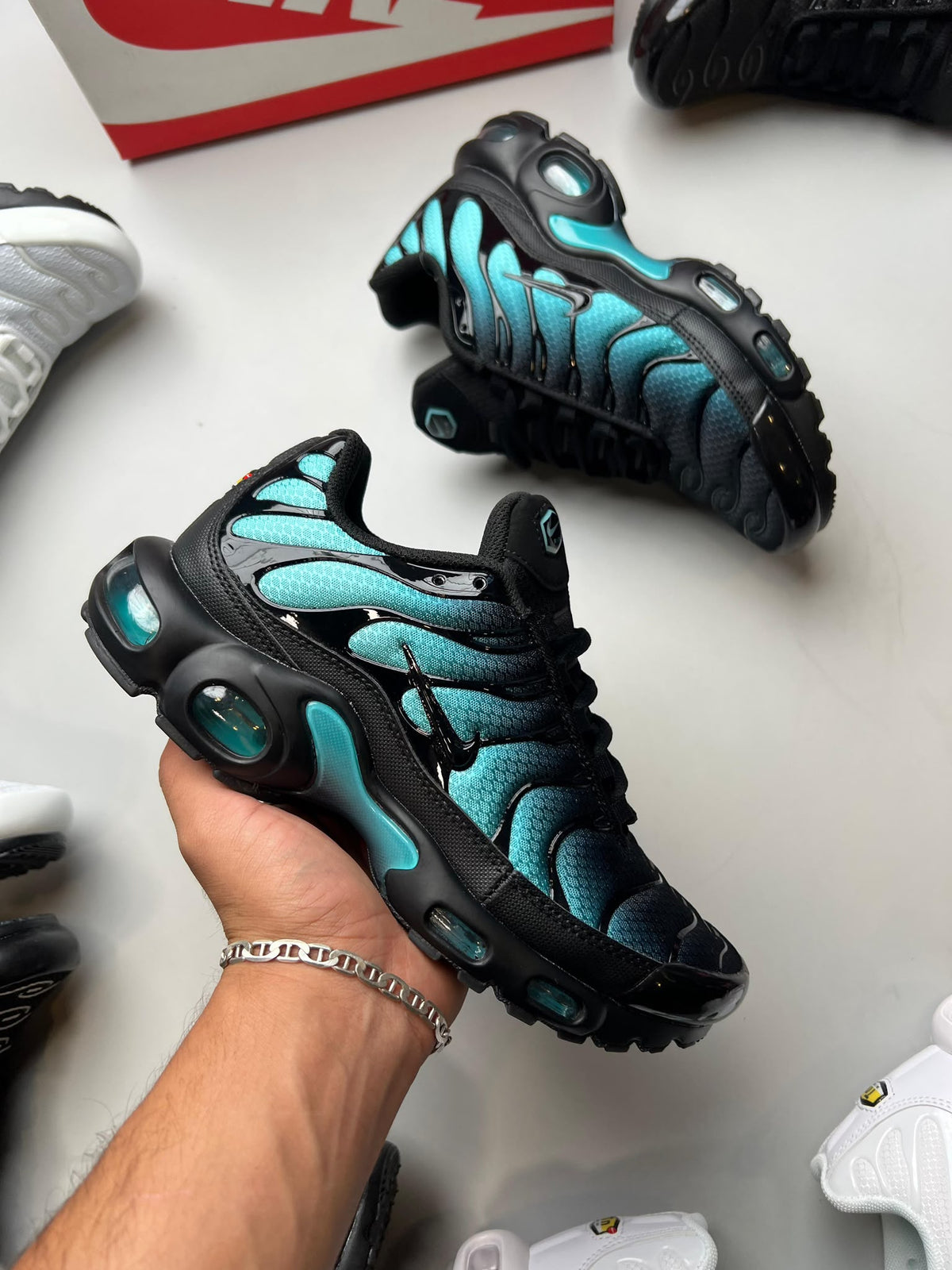 NIKE TN negras y azules