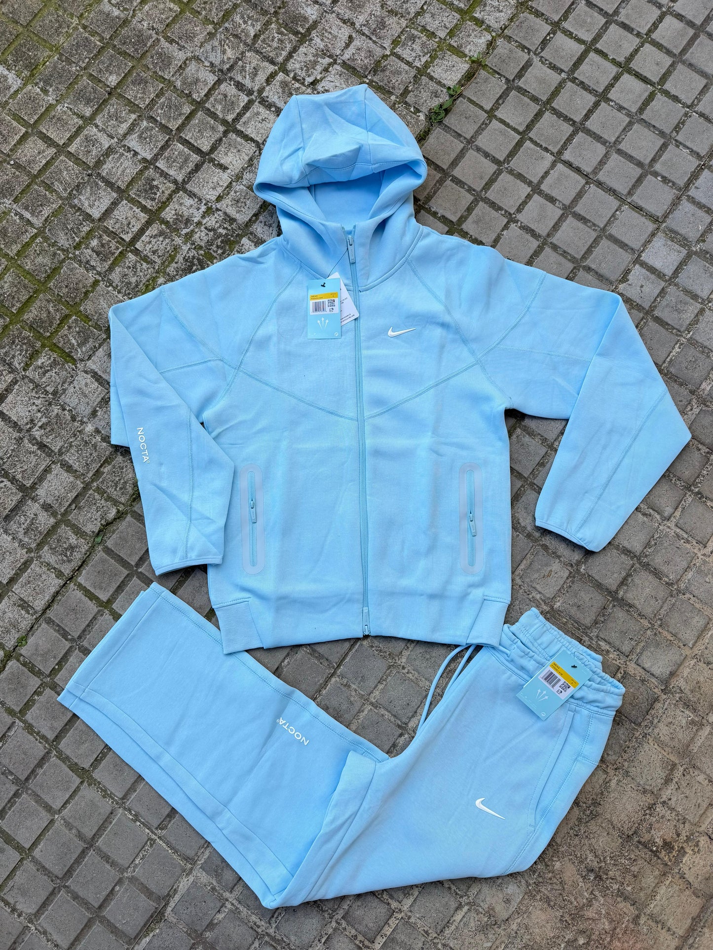 Nike tech azul claro logo blanco x NOCTA