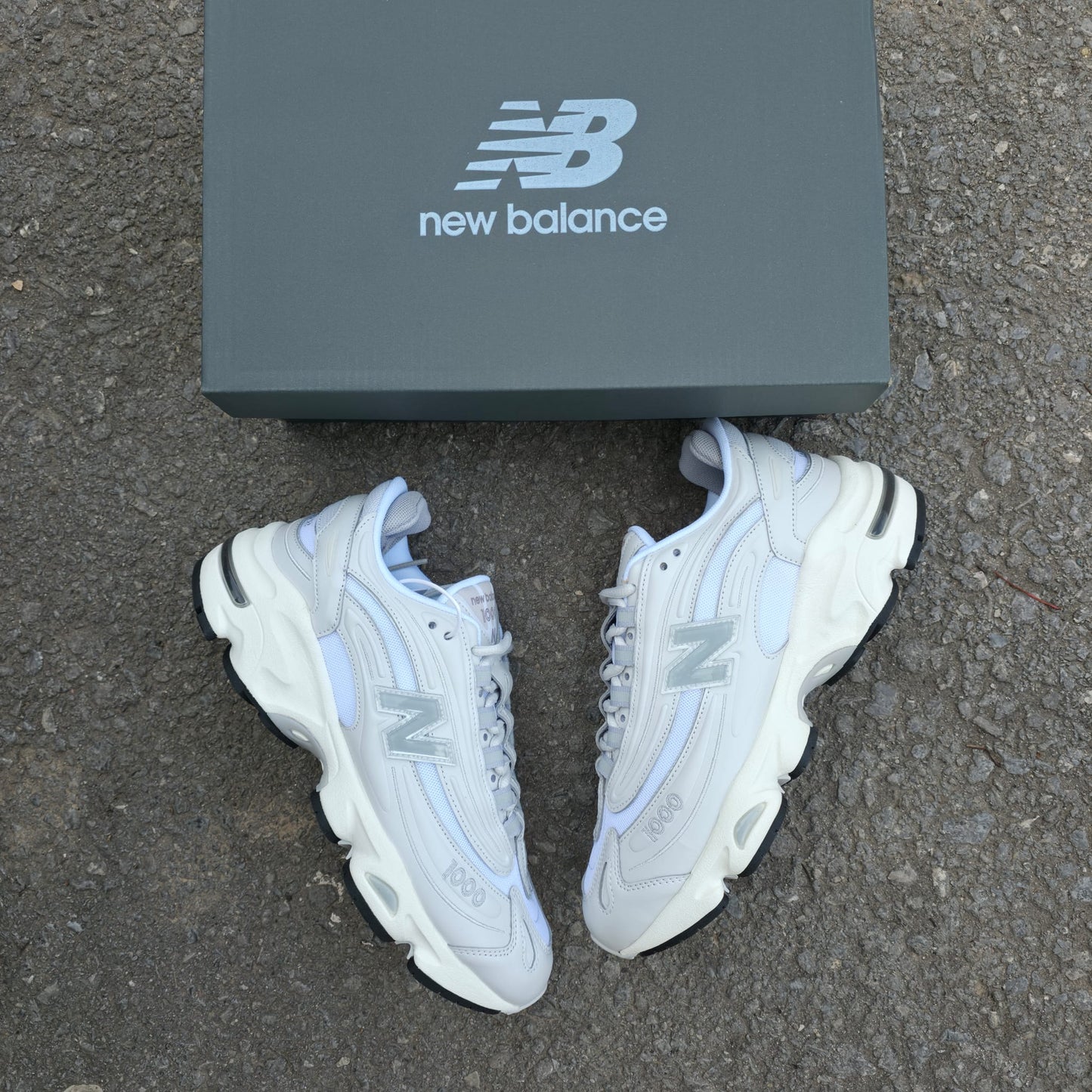 New balance 1000 blanco logo gris