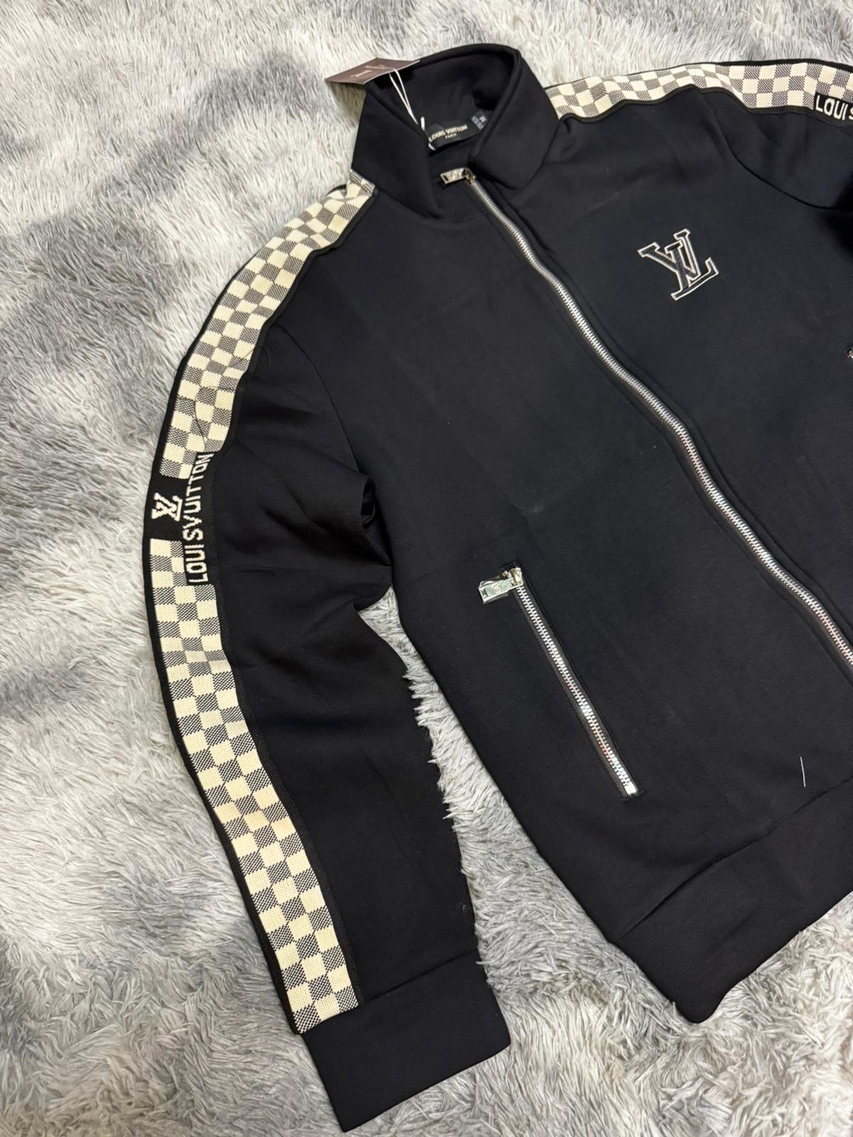 Chandal LV negro logo blanco detalles laterales