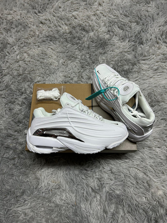 NOCTA HOT STEP II BLANCAS LOGO GRIS