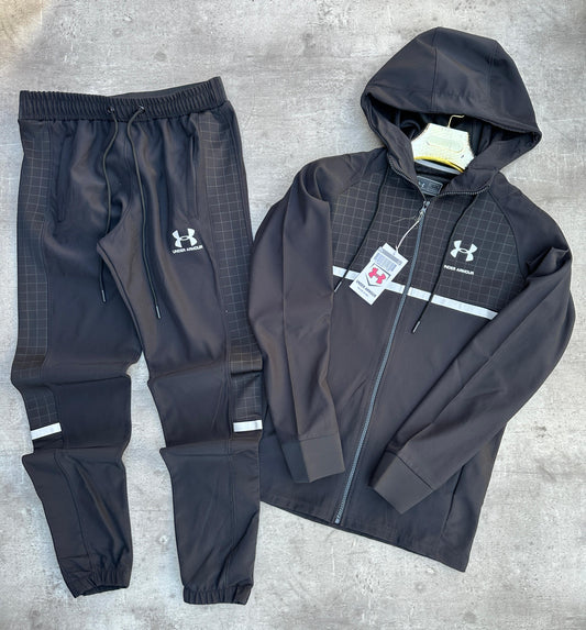 Chandal under armour negro logo blanco cuadros
