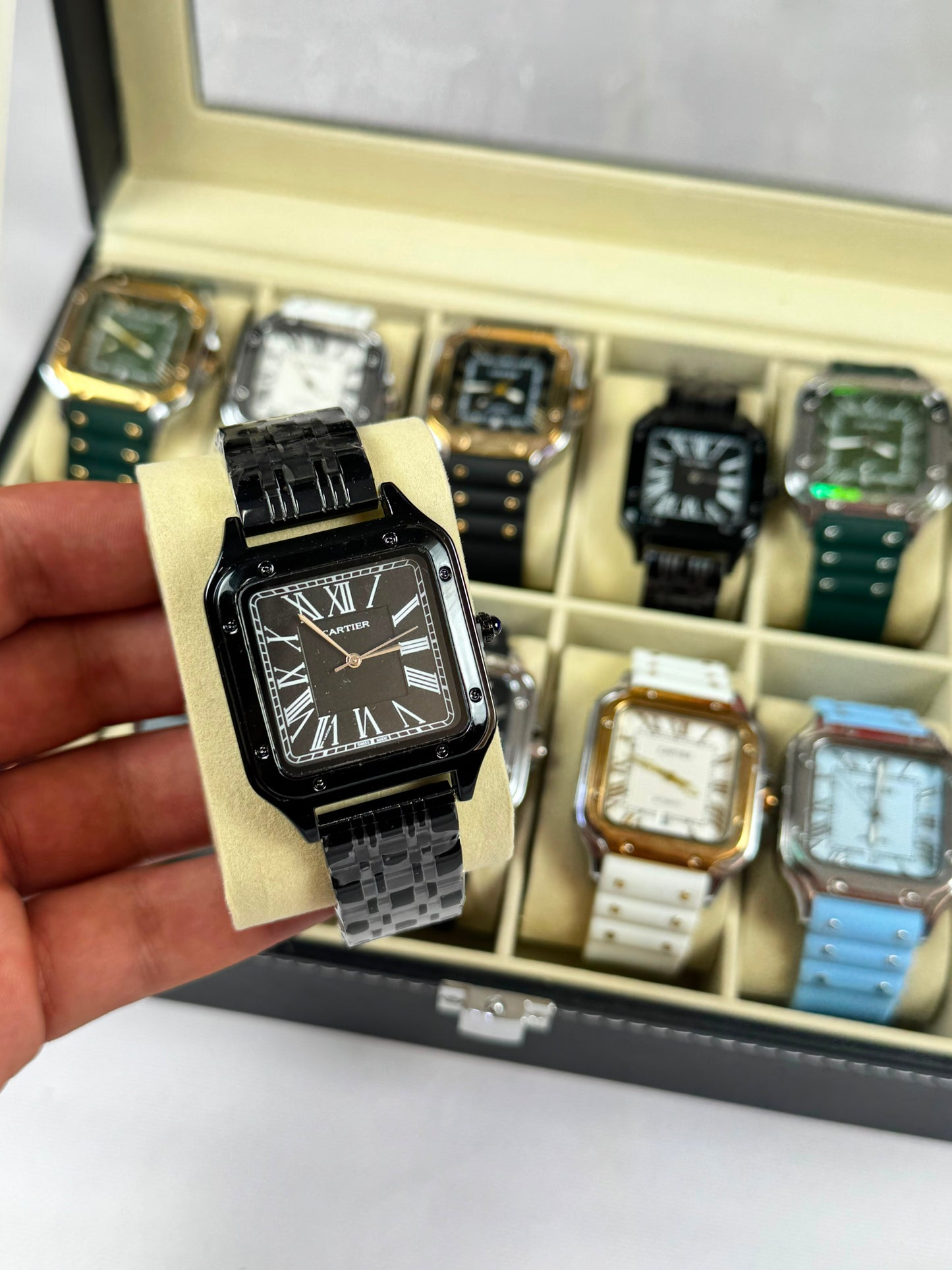 RELOJ CARTIER NEGRO Y BLANCO