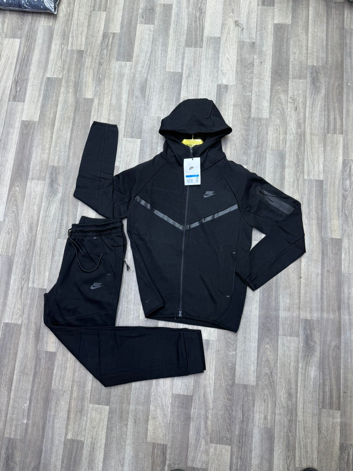 Chandal nike tech negro