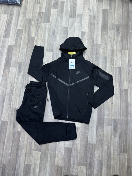 Chandal nike tech negro