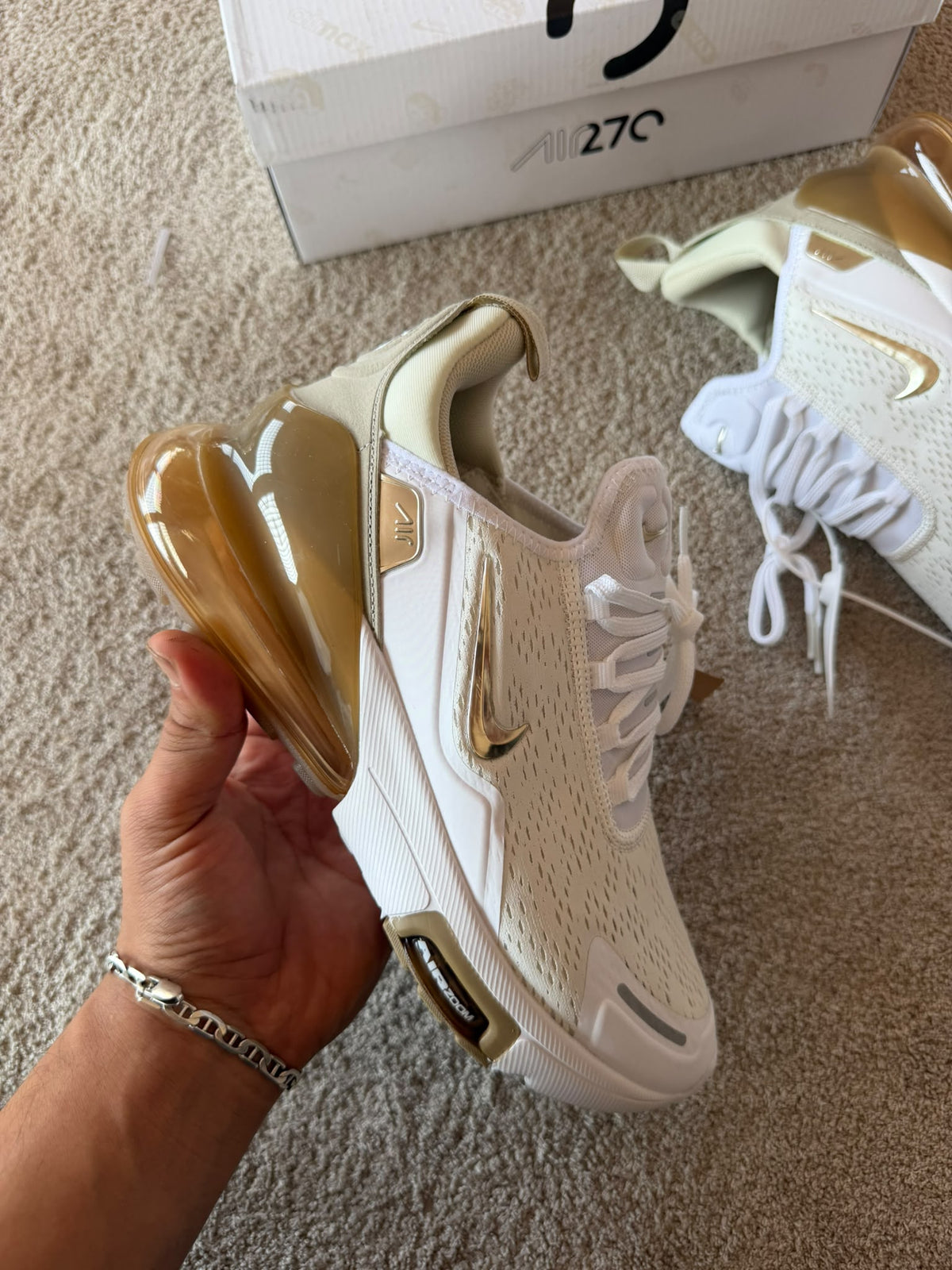 Air max 270 blancas logo dorado