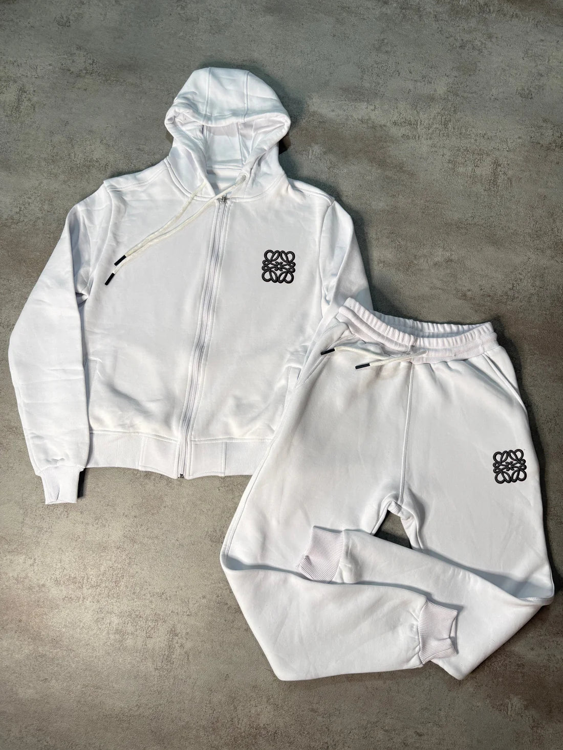 Chandal LOEWE blanco logo negro capucha y cremallera