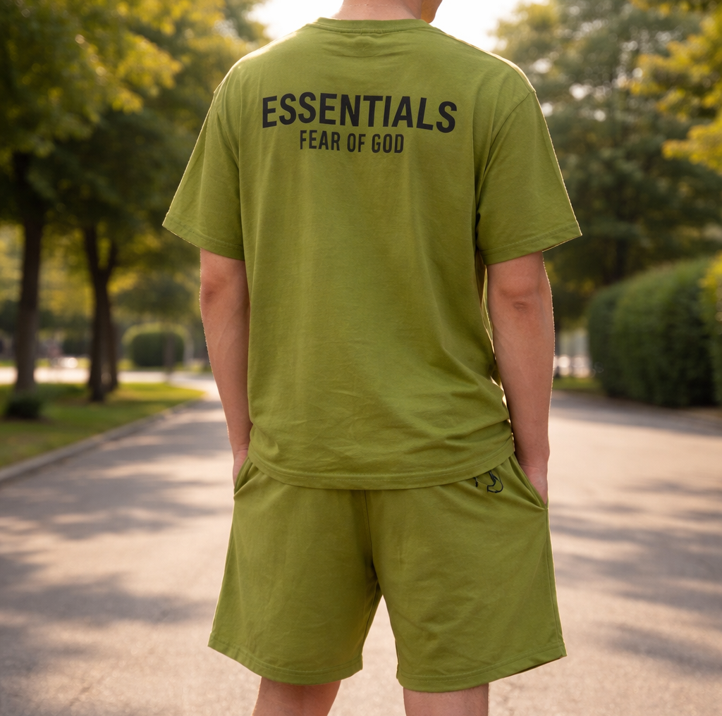 Conjunto Essentials verde logo negro