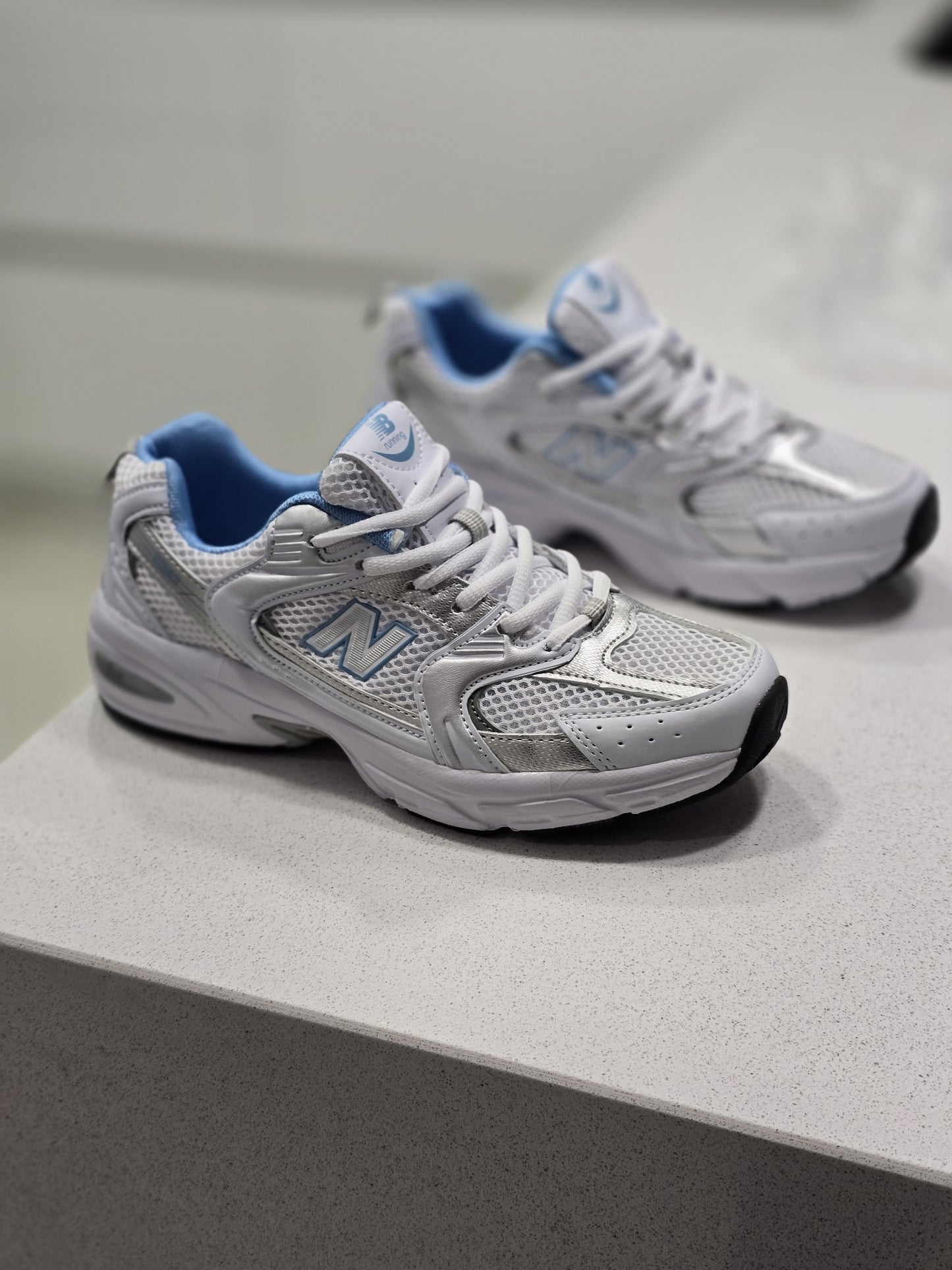 NEW BALANCE 530 BLANCA AZUL