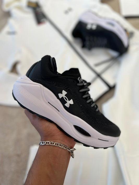 UNDER ARMOUR negras logo blanco
