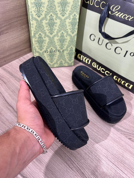 Chancla Gucci mujer terciopelo negro