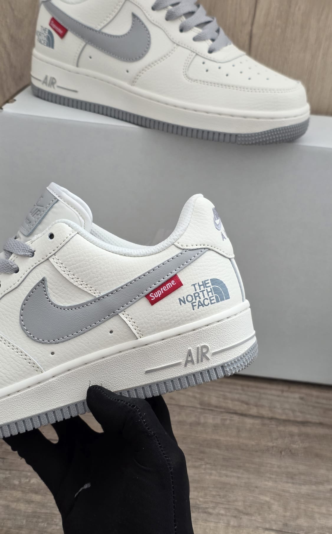 Force blanca gris supreme x the north face