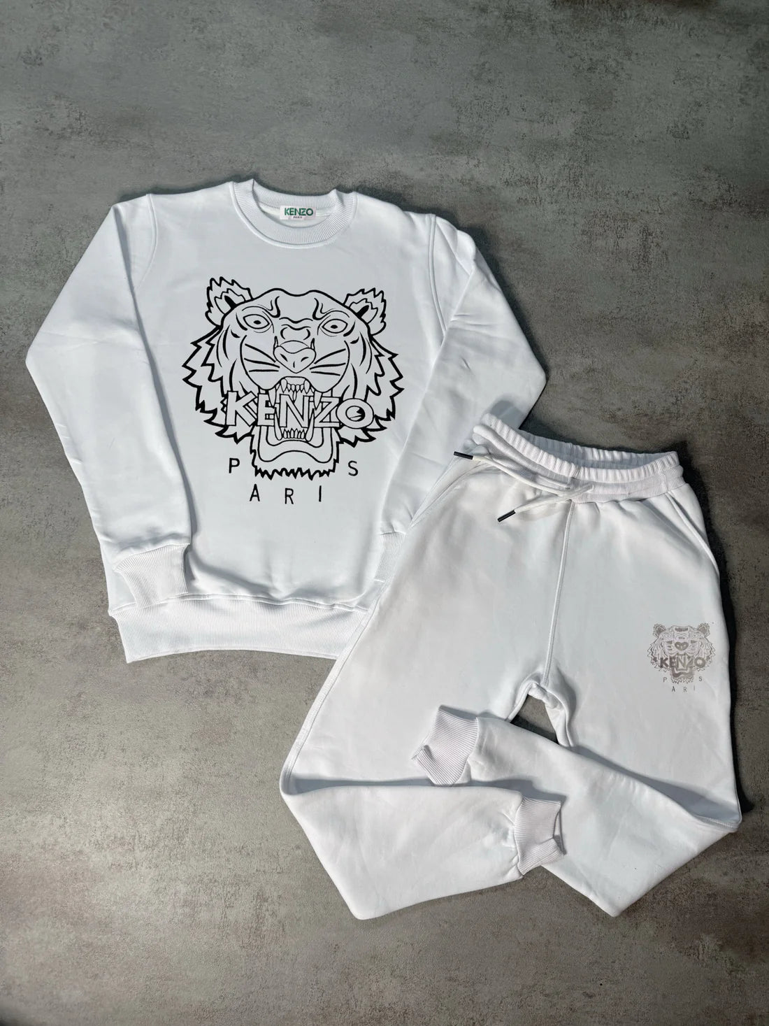 Chandal KENZO blanco contorno negro