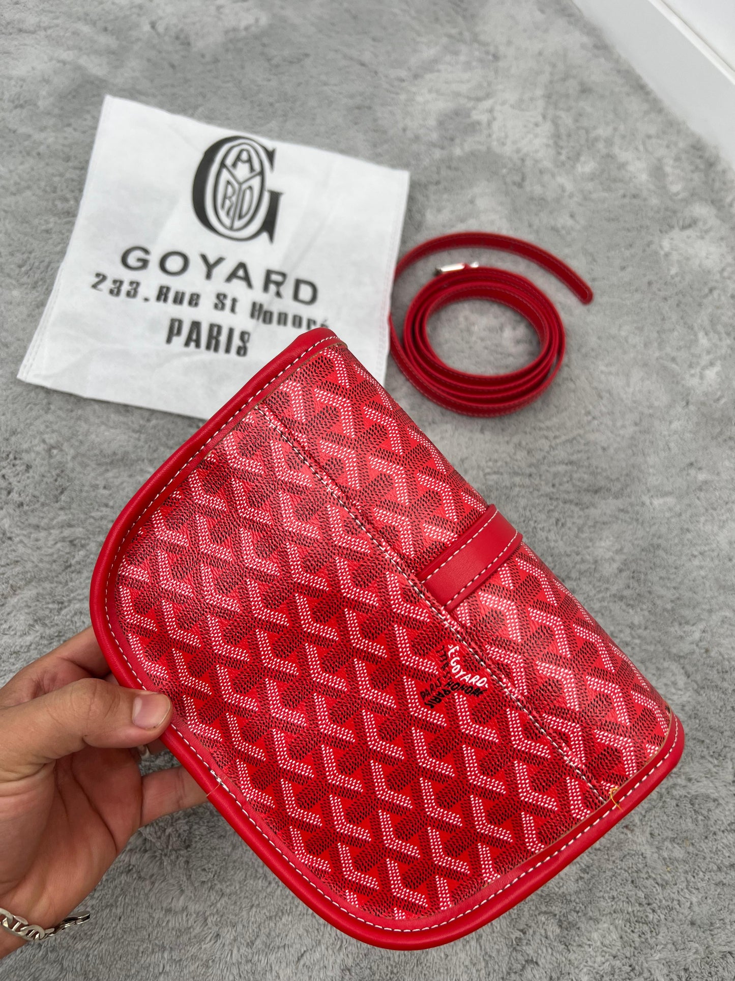 BANDOLERA GOYARD rojo detalles plateados