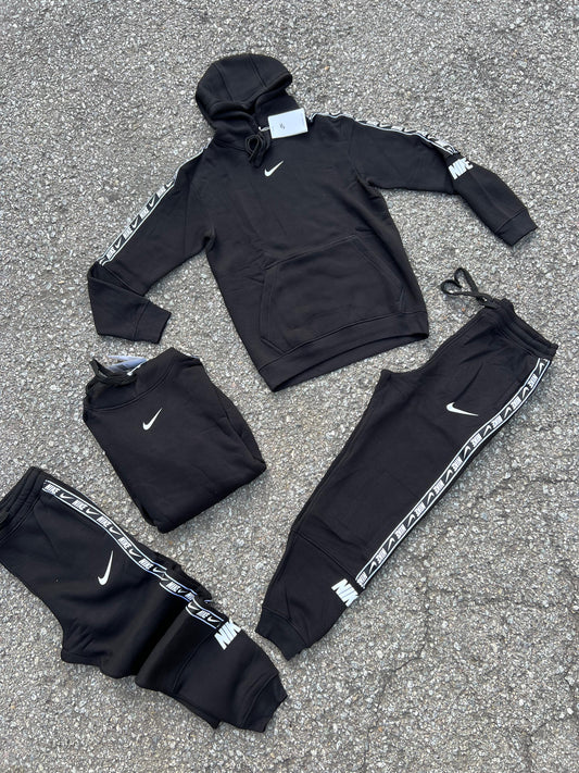 Chandal nike negro logo blanco lineas laterales