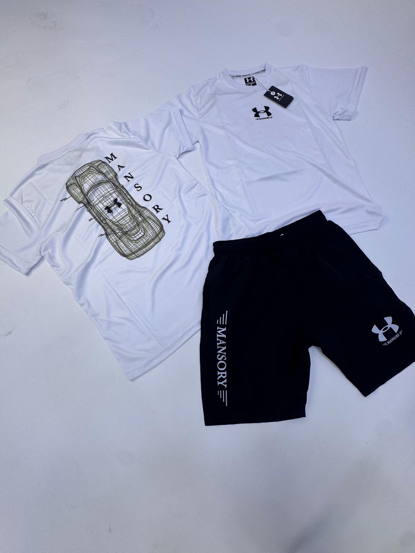 Conjunto corto Under Armour blanco x Mansory logo negro