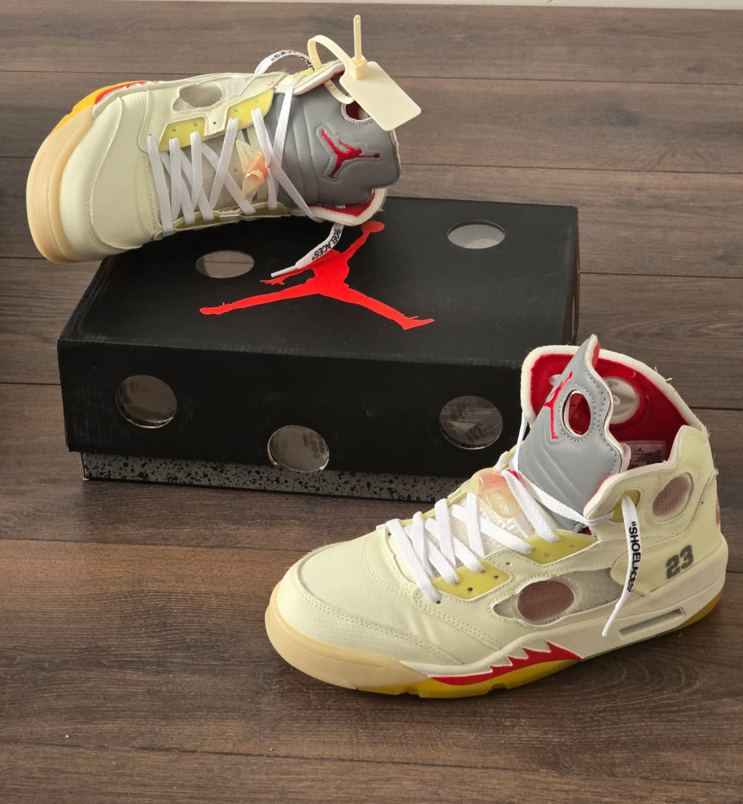 Jordan 5 off White beige