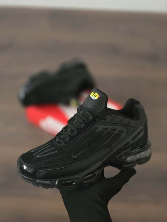 Tn plus ultra Black