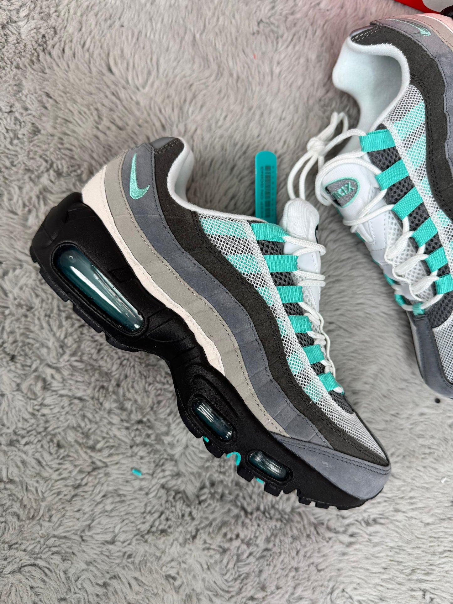 Air max 95 grises logo azul