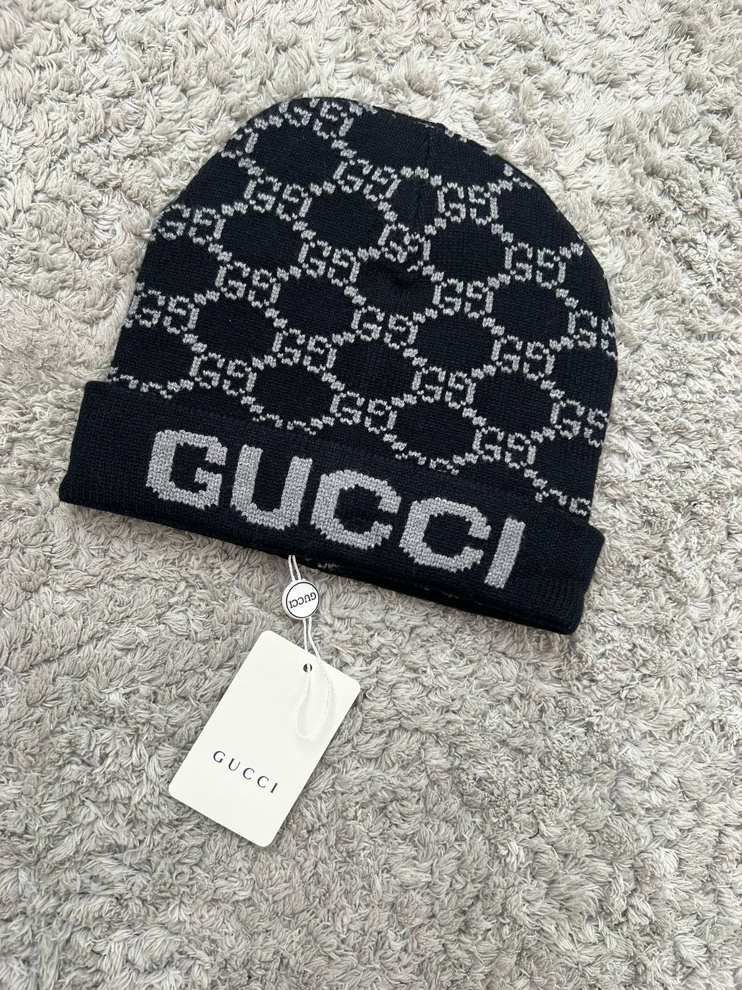 Gorro GUCCI negro logo gris