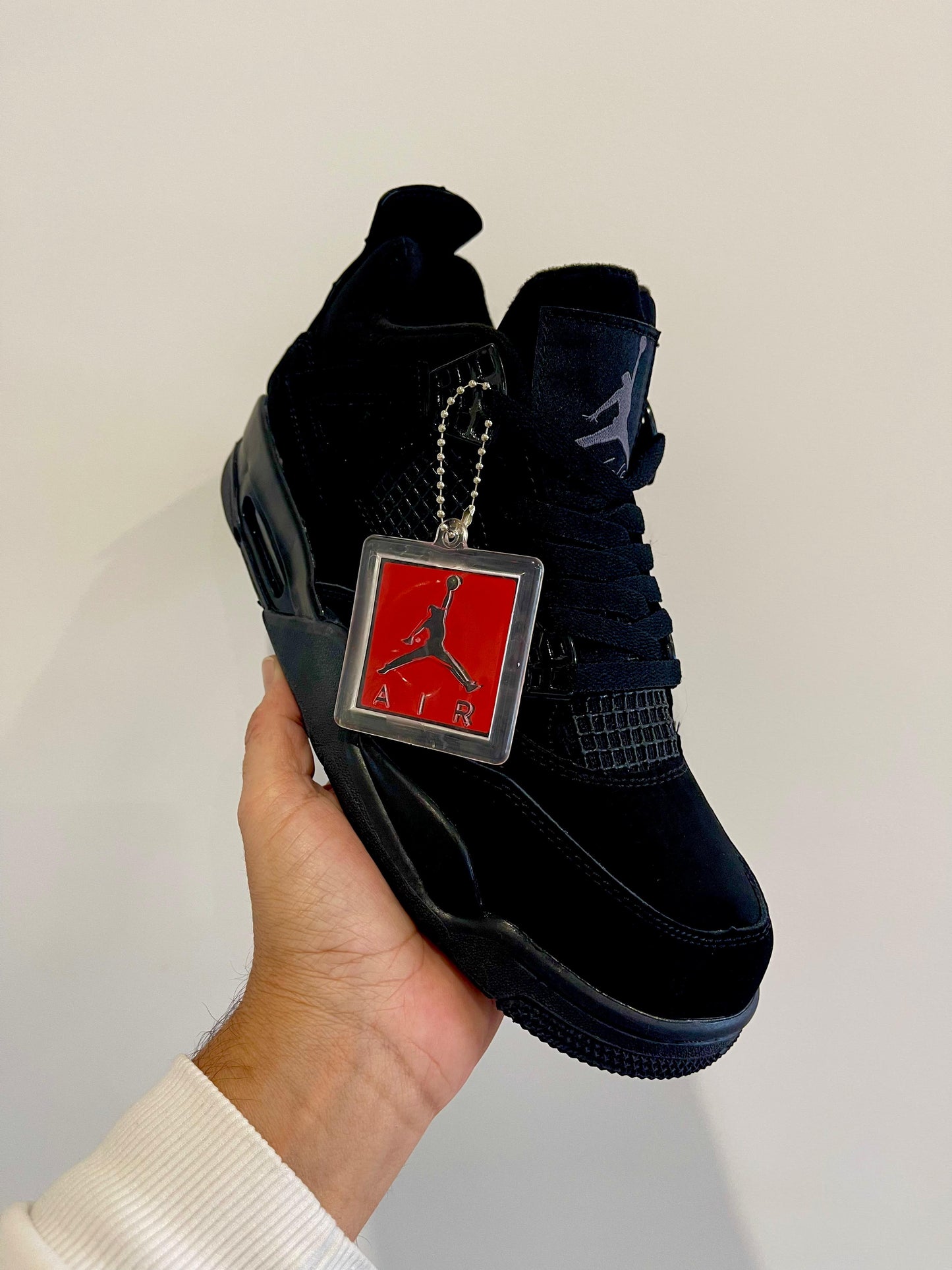 JORDAN 4 NEGRAS