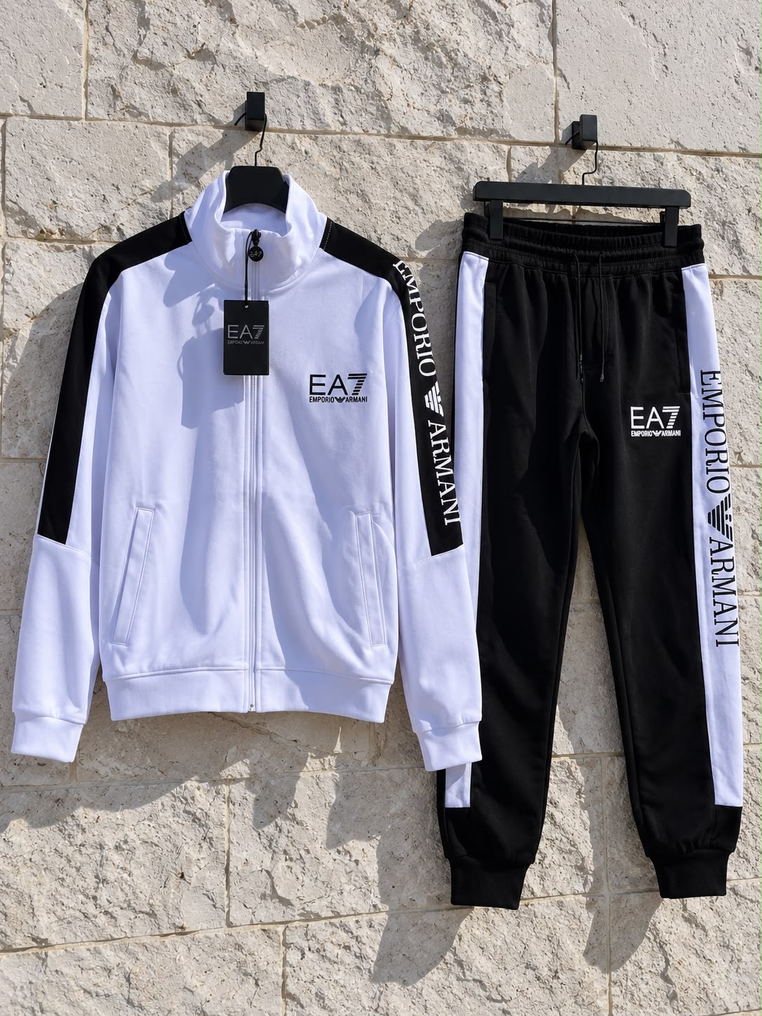 Chandal armani blanco detalles negros