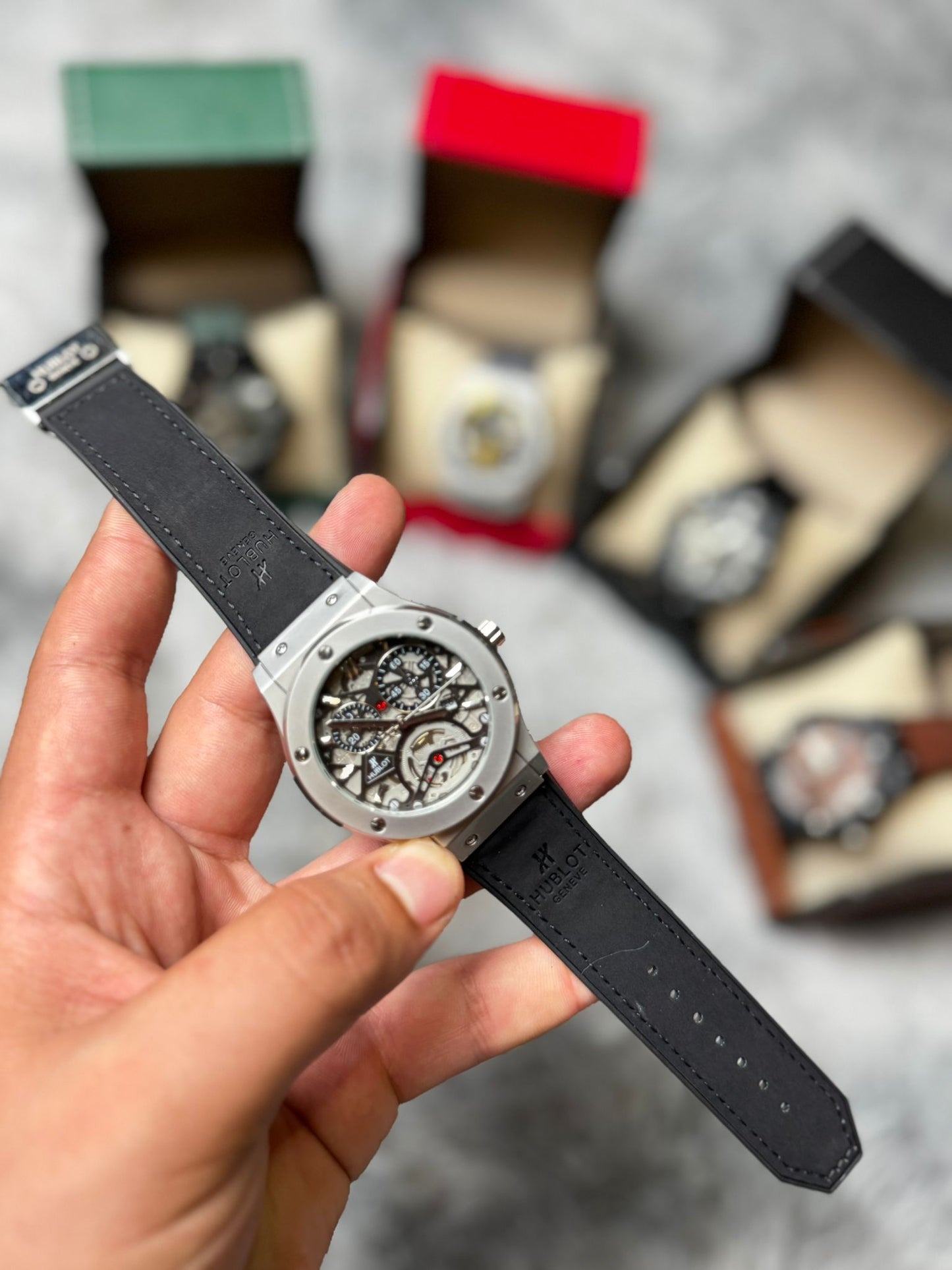 RELOJ HUBLOT gris y negro