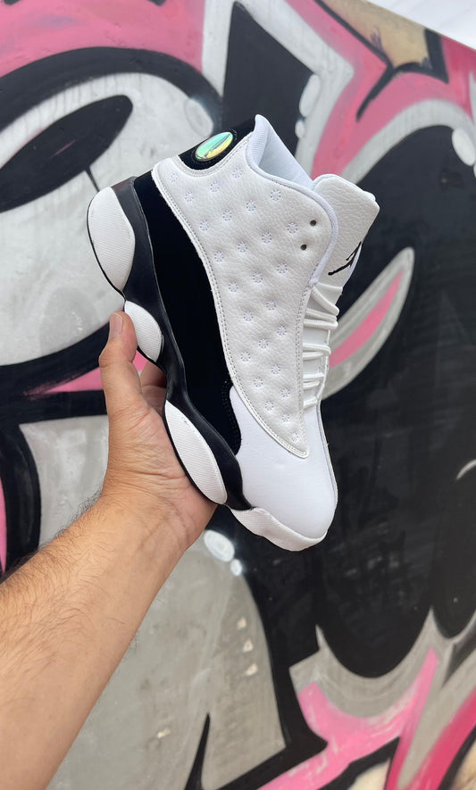 JORDAN 13 BLANCAS Y NEGRAS